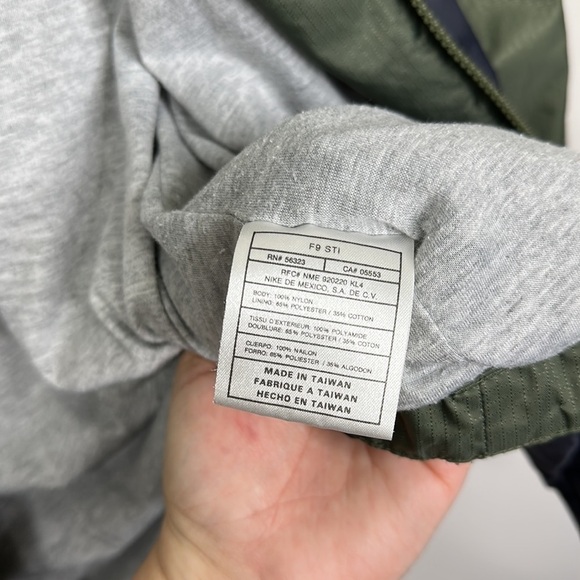 NIKE Retro Vintage Tonal Rip Stop Youth Medium Nylon Windbreaker - Picture 5 of 7